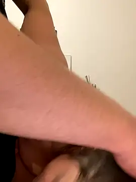 Snapshot of chloedlm5 chatting on 10.14.25 chloedlm5 online show from 10.14.25