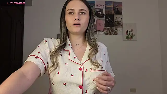 Veronika  Winslow  online show from 05.01.26