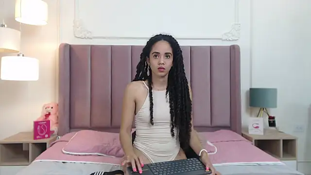 Snapshot of TerryGreenwood chatting on 09.18.25 TerryGreenwood online show from 09.18.25