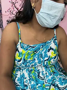 Snapshot of Lovlycouple1 chatting on 12.21.25 Lovlycouple1 online show from 12.21.25