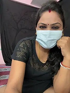 Snapshot of Lovlycouple1 chatting on 02.01.26 Lovlycouple1 online show from 02.01.26