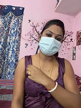 Snapshot of Lovlycouple1 chatting on 02.02.26 Lovlycouple1 online show from 02.02.26