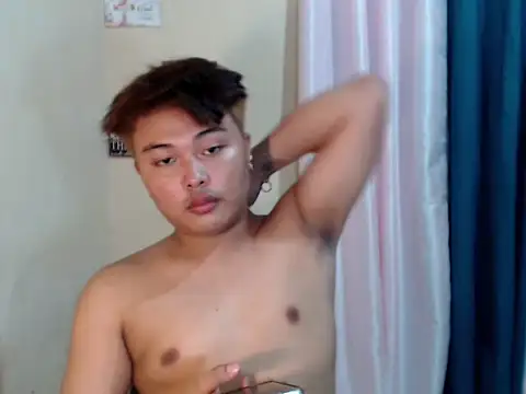 Snapshot of Lustfulljohnx chatting on 05.03.26 Lustfulljohnx online show from 05.03.26