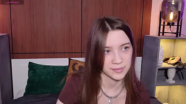 Snapshot of Alison_kisss chatting on 06.13.26 Alison kisss online show from 06.13.26