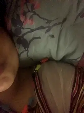 Snapshot of Roubi99six chatting on 11.24.25 Roubi99six online show from 11.24.25