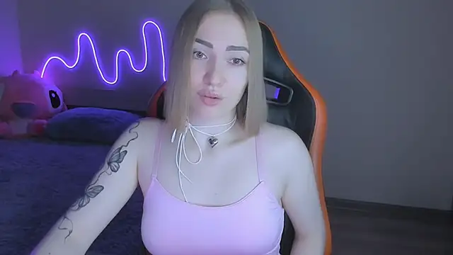 LaraKrein lk online show from 11.14.25