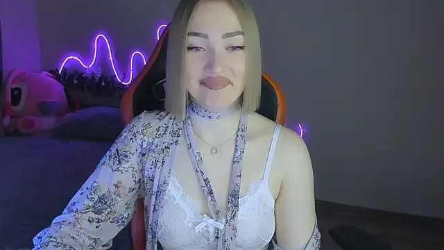 LaraKrein lk online show from 12.14.25