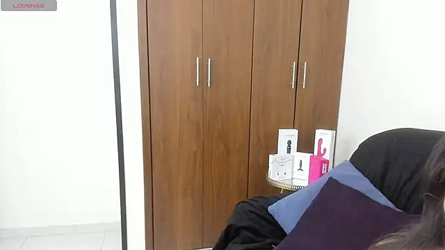 kiraGeiner online show from 12.03.25