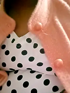 Snapshot of RasiliJodi chatting on 12.15.25 RasiliJodi online show from 12.15.25