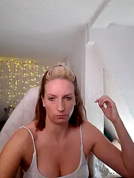 SexyJulia21 online show from 02.28.25