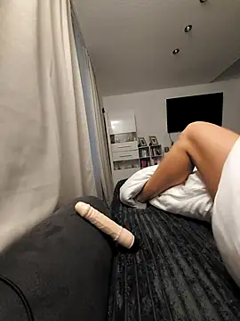 SexyJulia21 online show from 04.20.26