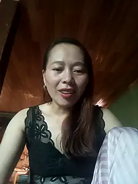 Snapshot of Bianly chatting on 10.13.25 Bianly online show from 10.13.25