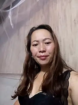Snapshot of Bianly chatting on 10.16.25 Bianly online show from 10.16.25
