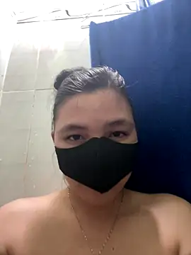 Snapshot of Nanaly99 chatting on 11.19.25 Nanaly99 online show from 11.19.25