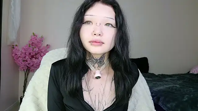 Snapshot of Lein_Bone chatting on 06.25.26 Lein Bone online show from 06.25.26