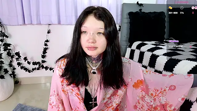 Snapshot of Lein_Bone chatting on 07.12.26 Lein Bone online show from 07.12.26