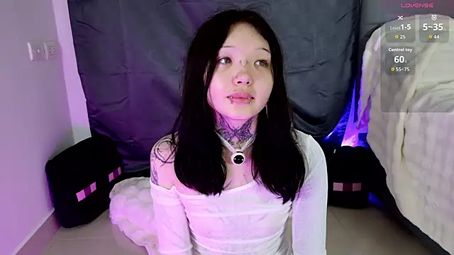 Snapshot of Lein_Bone chatting on 07.27.26 Lein Bone online show from 07.27.26