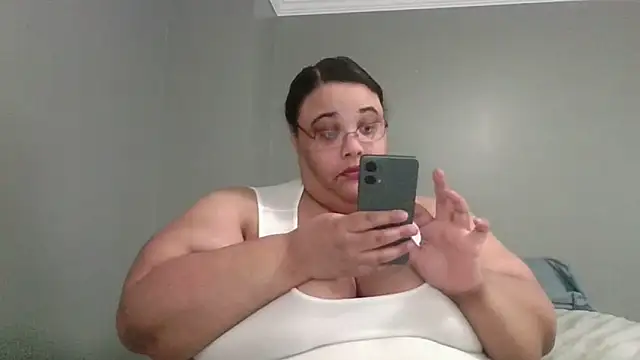 Snapshot of SexyBBW10790 chatting on 05.22.26 SexyBBW10790 online show from 05.22.26