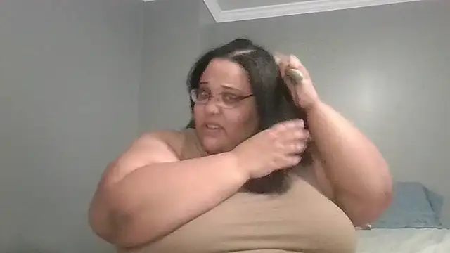 Snapshot of SexyBBW10790 chatting on 07.26.26 SexyBBW10790 online show from 07.26.26