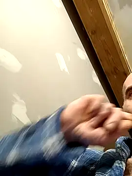 Snapshot of KissMeAss9387 chatting on 10.29.25 KissMeAss9387 online show from 10.29.25