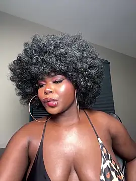 WomanNextdoor1 online show from 05.06.26