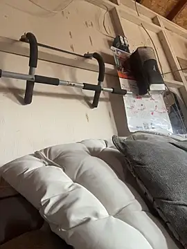 Snapshot of Shankortiz chatting on 12.20.25 Shankortiz online show from 12.20.25