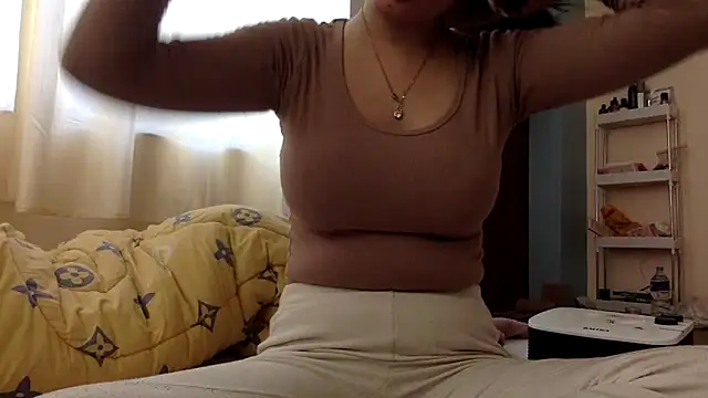 Snapshot of tutu101 chatting on 04.11.26 tutu101 online show from 04.11.26