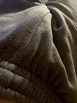 Snapshot of MuzzyFacing chatting on 10.02.25 MuzzyFacing online show from 10.02.25