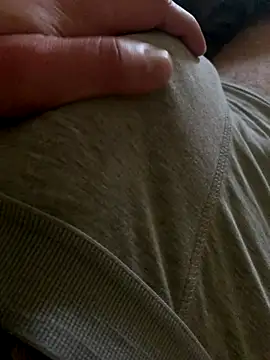 Snapshot of MuzzyFacing chatting on 11.25.25 MuzzyFacing online show from 11.25.25