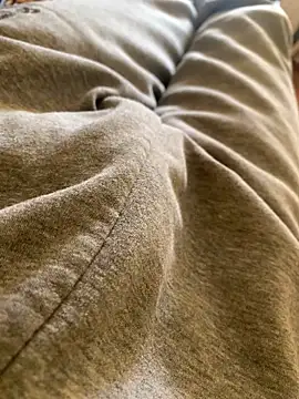 Snapshot of MuzzyFacing chatting on 04.09.26 MuzzyFacing online show from 04.09.26