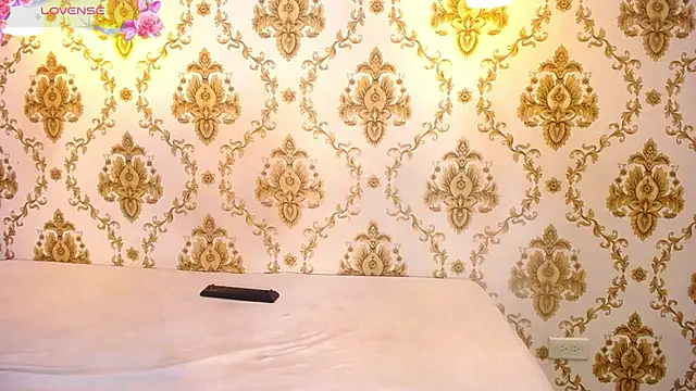 Snapshot of EMILYY_WALKER chatting on 10.01.25 EMILYY WALKER online show from 10.01.25