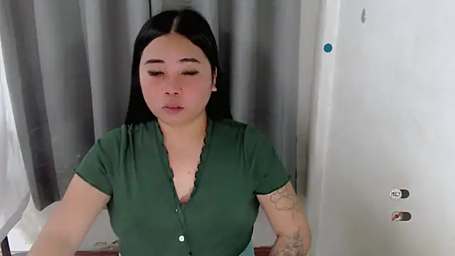 Yhana Slut online show from 09.18.25