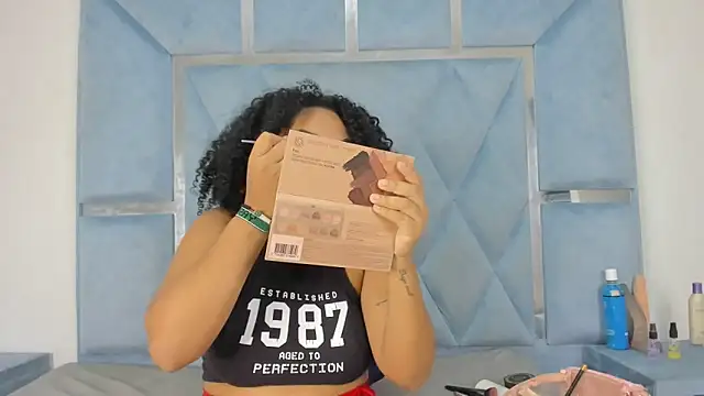 Snapshot of daizasm chatting on 12.14.25 daizasm online show from 12.14.25