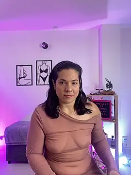 Snapshot of leiablack chatting on 12.14.25 leiablack online show from 12.14.25