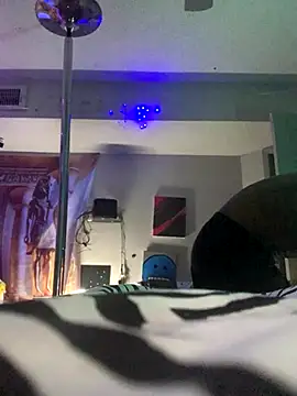 Snapshot of Triggerhappycj100 chatting on 10.21.25 Triggerhappycj100 online show from 10.21.25