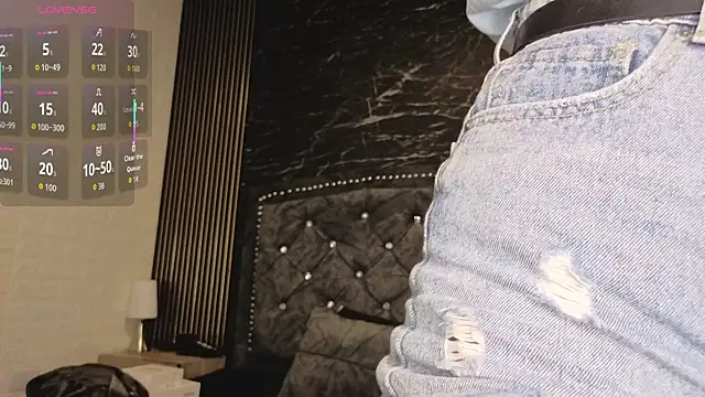 Snapshot of violett__golden chatting on 09.10.25 violett  golden online show from 09.10.25