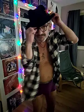 FoxnMouse online show from 12.18.25