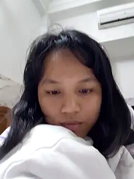 Snapshot of Anny-ly chatting on 11.17.25 Anny-ly online show from 11.17.25