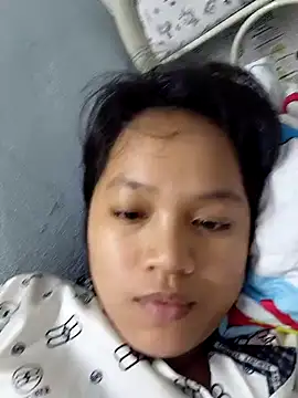 Snapshot of Anny-ly chatting on 12.04.25 Anny-ly online show from 12.04.25