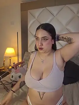 Snapshot of Abby_Garciaa chatting on 10.21.25 Abby Garciaa online show from 10.21.25