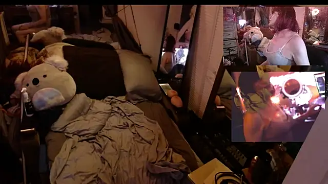 Snapshot of TransFionaLuv chatting on 09.11.25 TransFionaLuv online show from 09.11.25