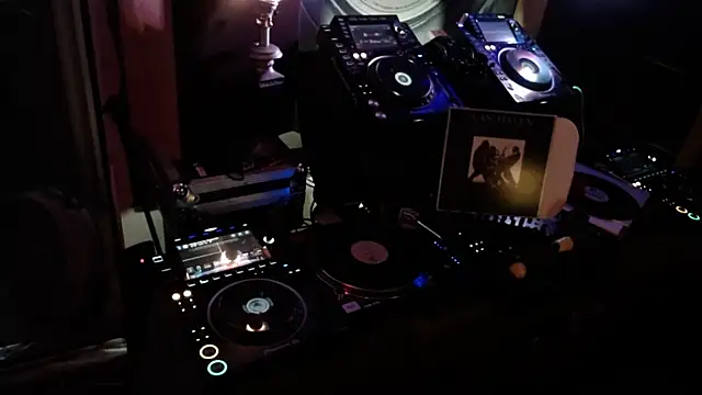 Snapshot of TransFionaLuv chatting on 03.10.26 TransFionaLuv online show from 03.10.26