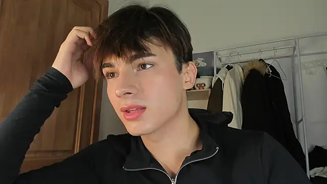 Snapshot of mystic_evan chatting on 10.19.25 mystic evan online show from 10.19.25