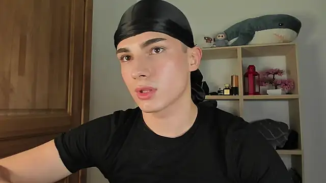 Snapshot of mystic_evan chatting on 10.24.25 mystic evan online show from 10.24.25