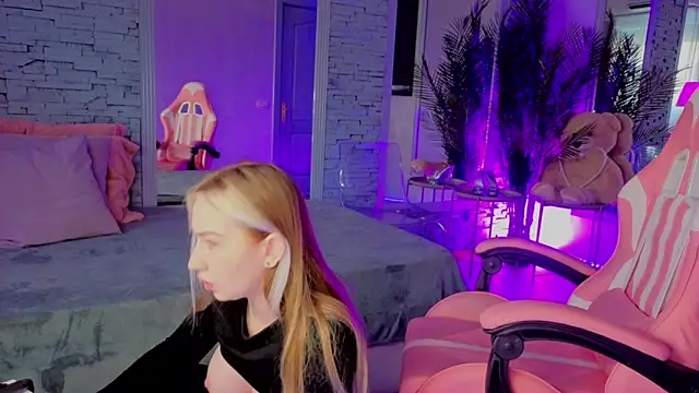 Reina Cummings online show from 01.17.26