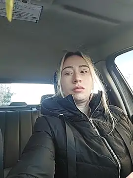 Reina Cummings online show from 02.03.26