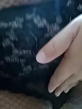 Snapshot of ladytropical1 chatting on 09.17.25 ladytropical1 online show from 09.17.25