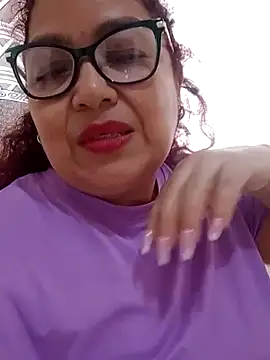 Snapshot of ladytropical1 chatting on 09.20.25 ladytropical1 online show from 09.20.25