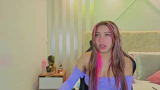 Snapshot of nami_sweet_ chatting on 10.24.25 nami sweet online show from 10.24.25