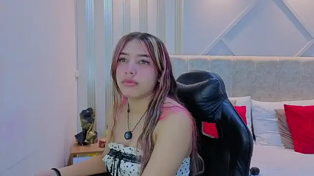 Snapshot of nami_sweet_ chatting on 11.11.25 nami sweet online show from 11.11.25